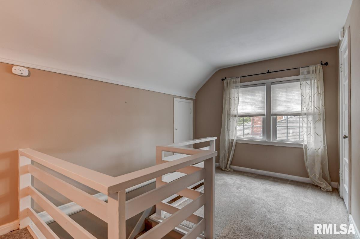 2049 South Walnut Street Springfield, IL 62704 - Photo 13 of 33