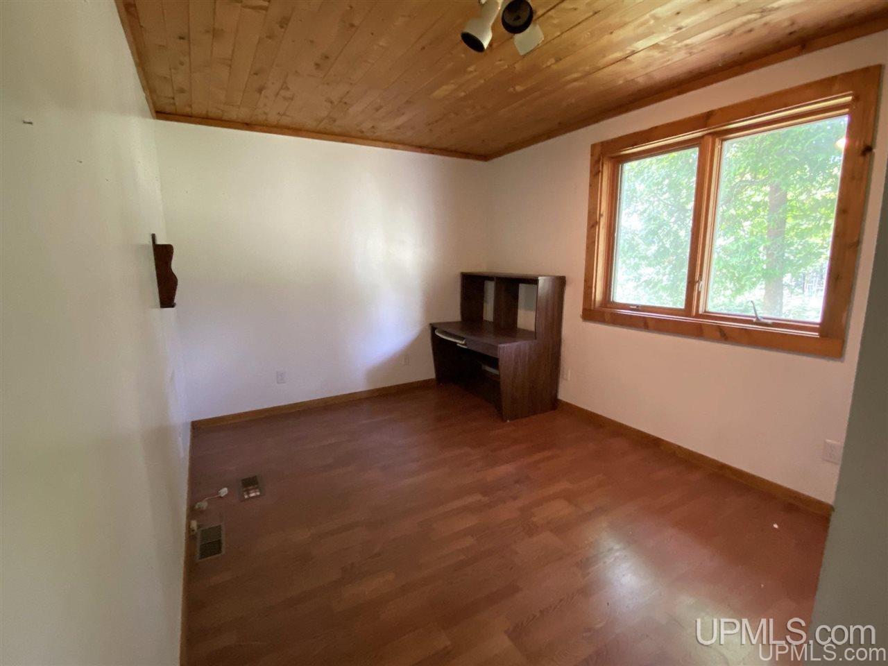 13477 10th Road Garden, MI 49835 - Photo 13 of 37