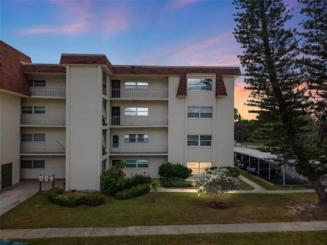 a front view of house with yard