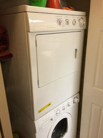 $2,500 | 915 West 23rd Street, Unit 208, Austin, TX 78705