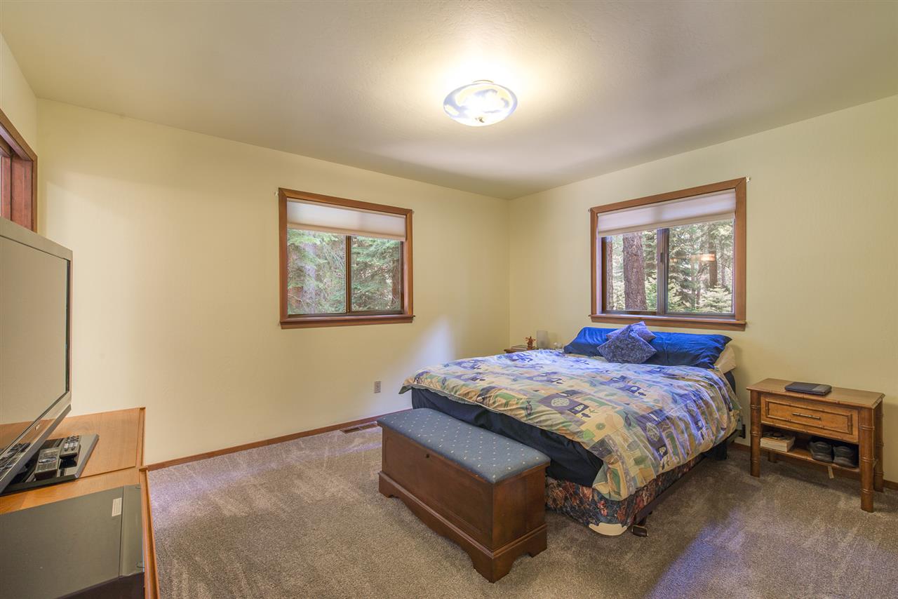 10572 Heather Road Truckee, CA 96161 - Photo 10 of 14 Gallery Image 10