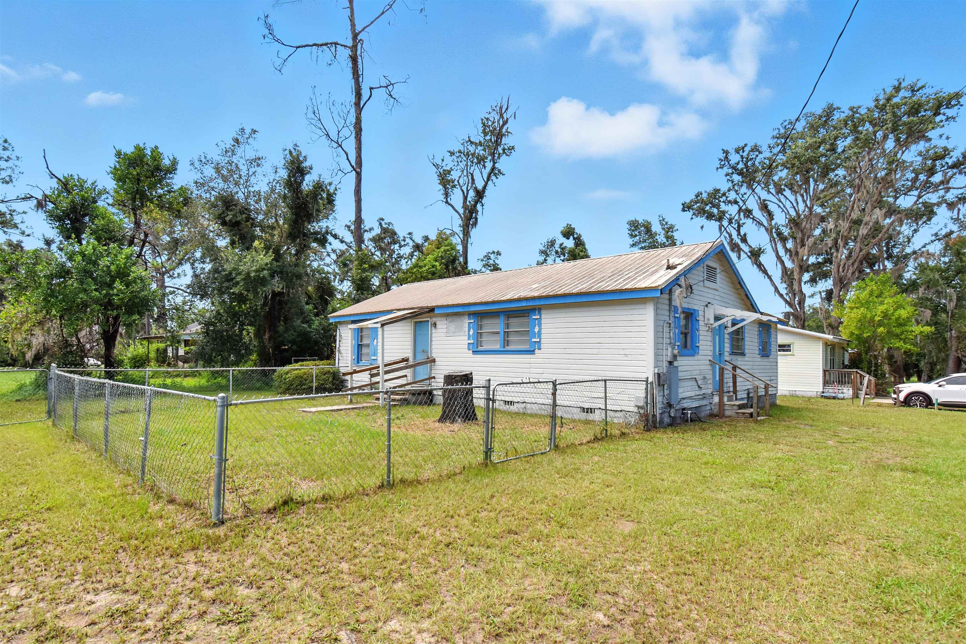 917 North Faulkner Street Perry, FL 32347 - Photo 3 of 16