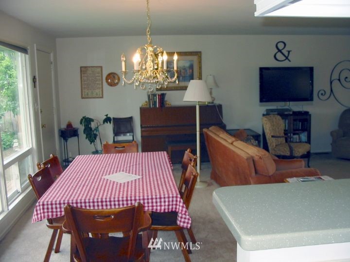 847 Daley Street Edmonds, WA 98020 - Photo 5 of 15 Gallery Image 5