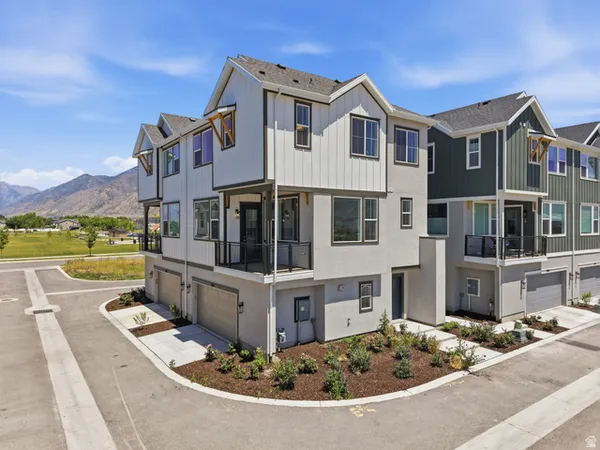 $459,950 | 896 Huntington River Drive, Unit 102, Springville, UT 84663