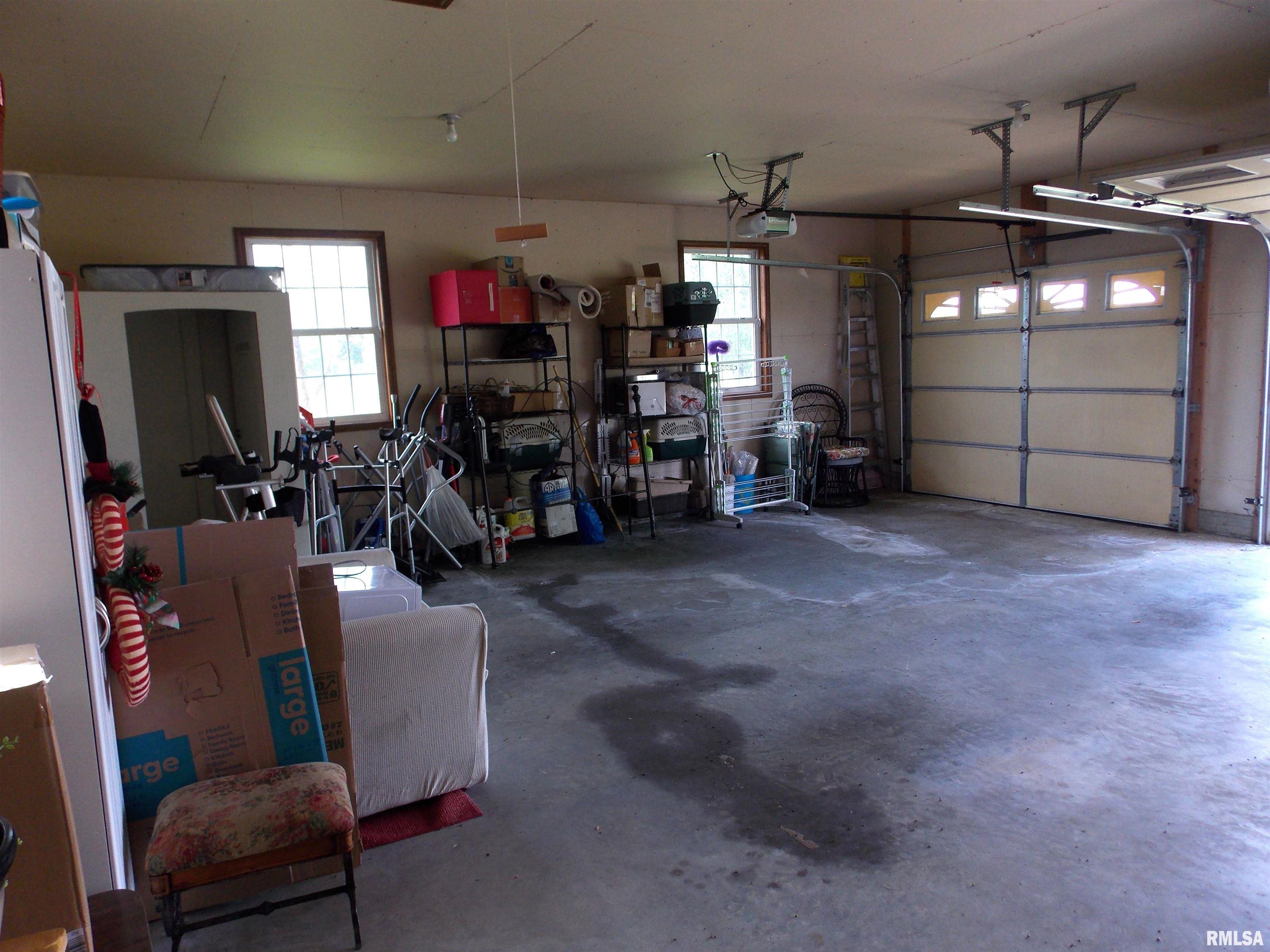 19880 Persimmon Tree Road Centralia, IL 62801 - Photo 23 of 32