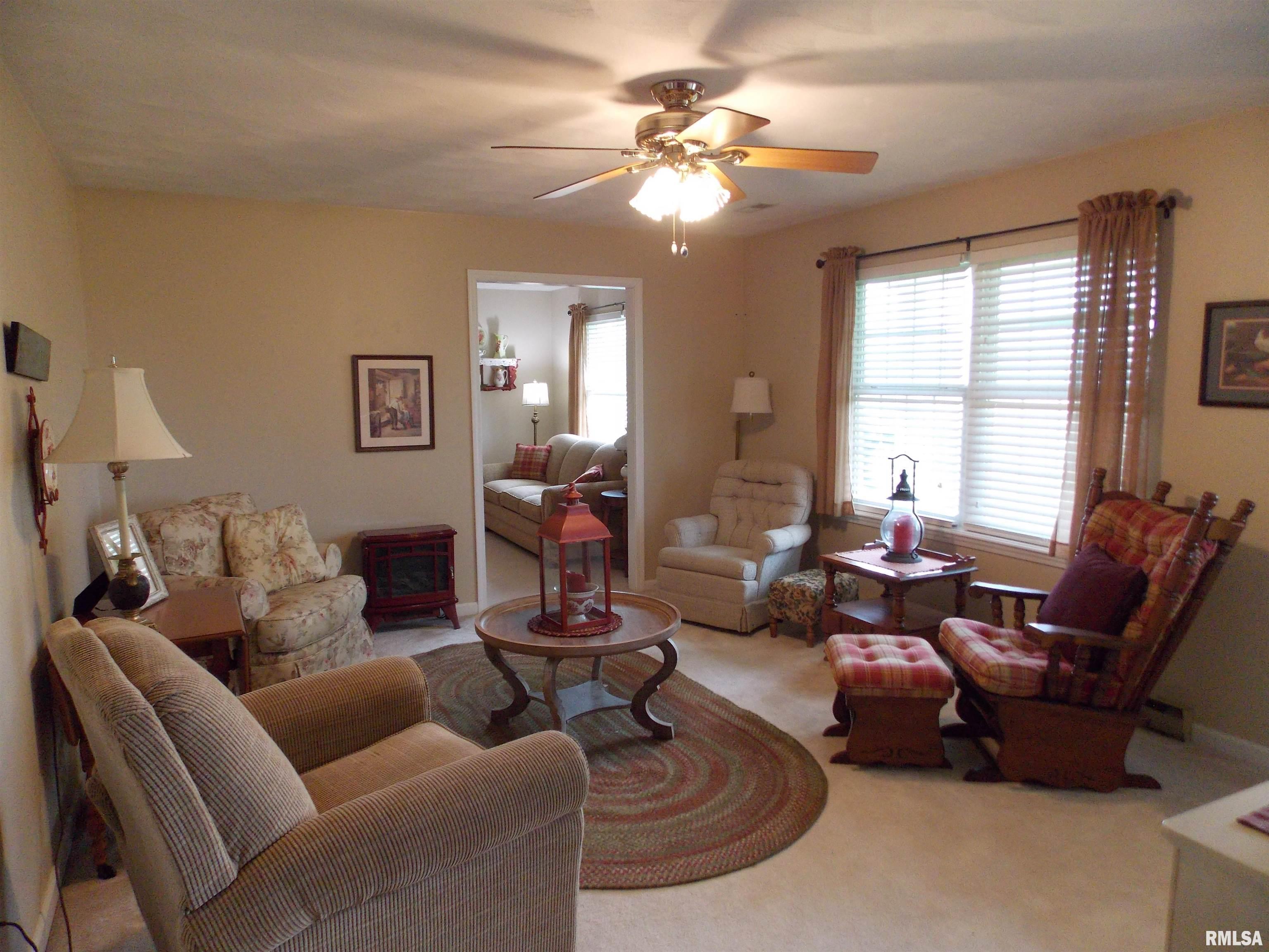 19880 Persimmon Tree Road Centralia, IL 62801 - Photo 7 of 32
