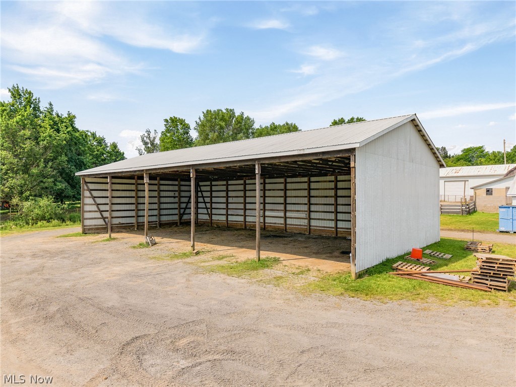 11513 Kile Road Chardon, OH 44024 - Photo 37 of 48 Open sided pole barn faces east