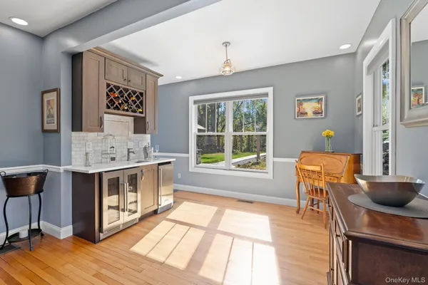 $924,999 | 42 Colonial Avenue, Warwick, NY 10990