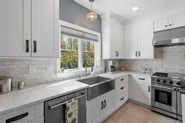 $924,999 | 42 Colonial Avenue, Warwick, NY 10990