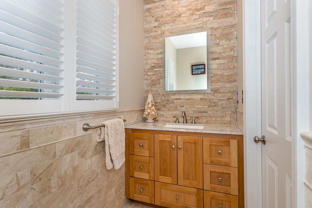 42 Angela Street Canton, MA 02021 - Photo 15 of 30