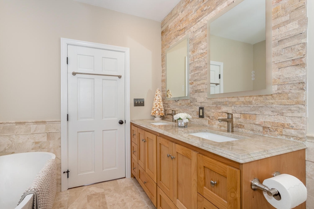 42 Angela Street Canton, MA 02021 - Photo 17 of 30