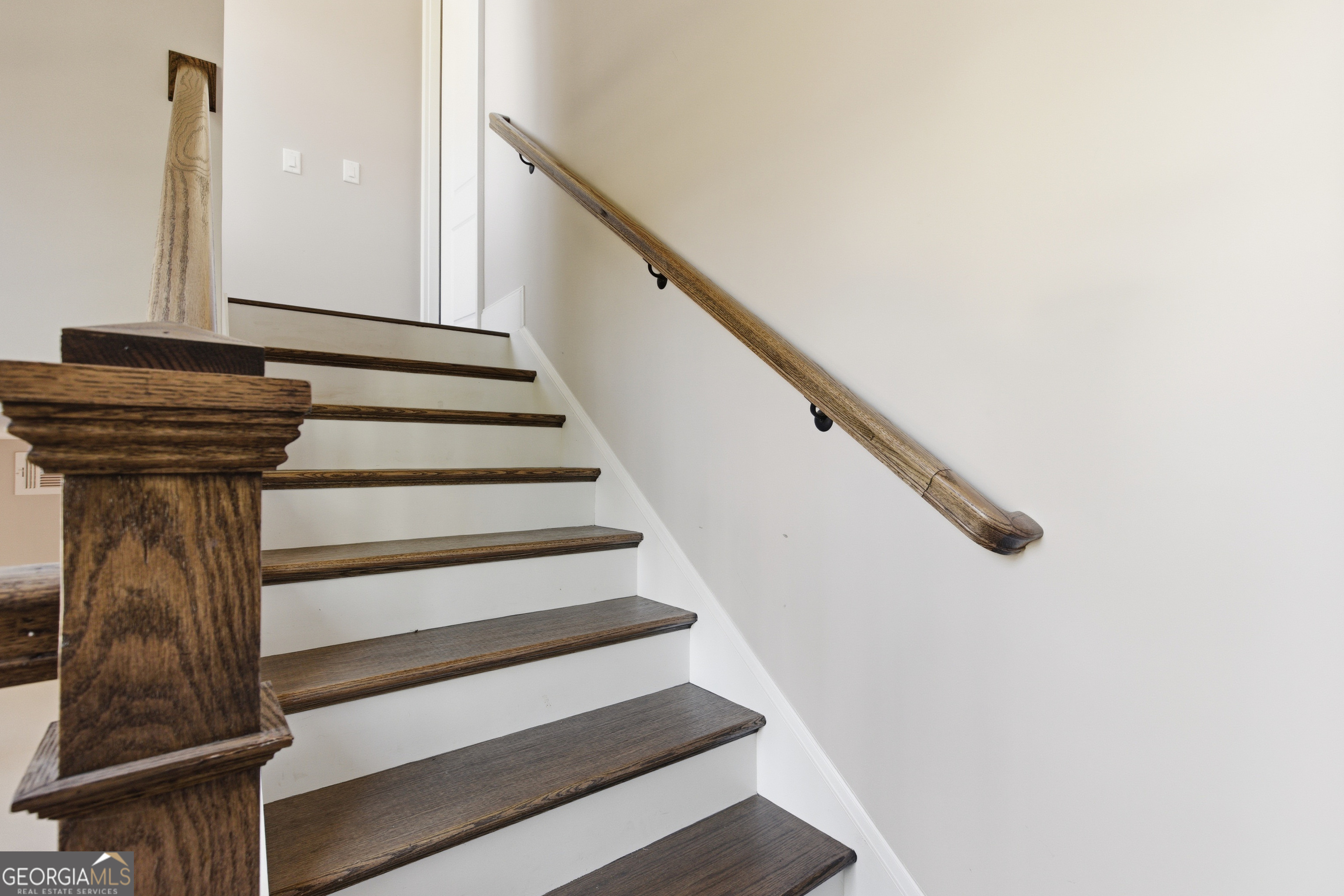 17 Cottage Lane, Unit 202 Toccoa, GA 30577 - Photo 5 of 43 a view of entryway