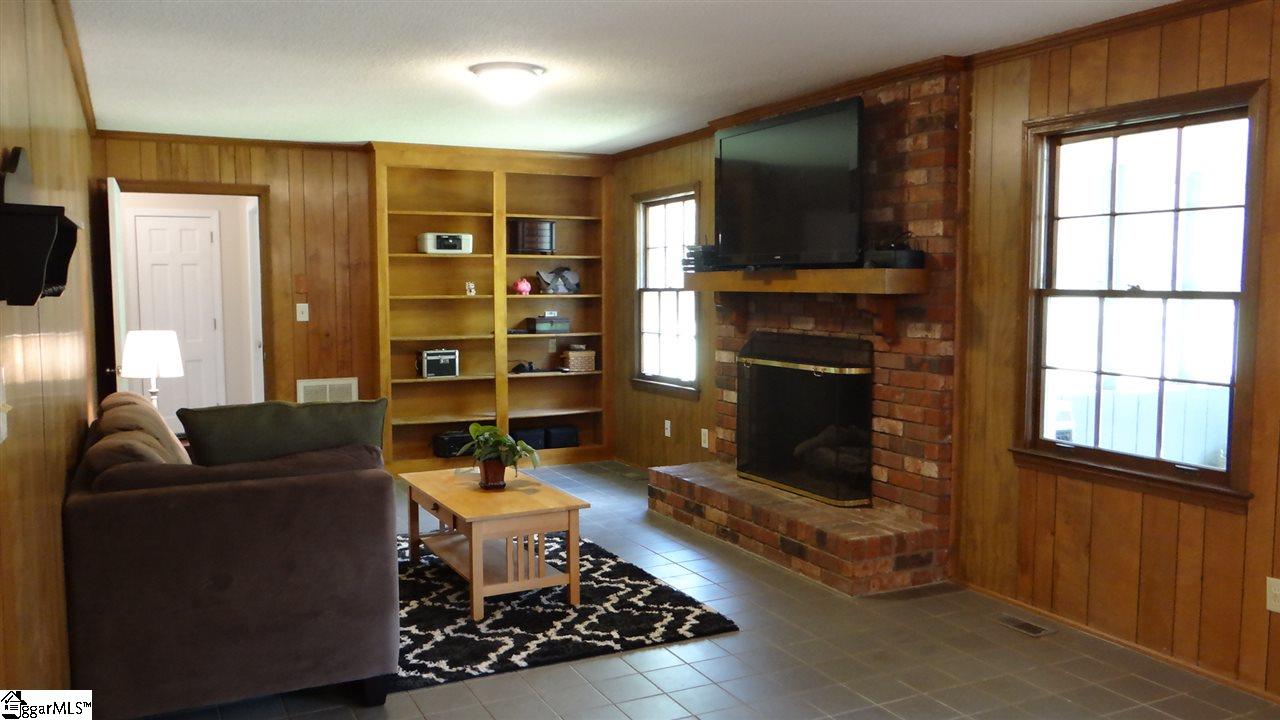 103 Harrison Road Easley, SC 29642 - Photo 3 of 26 Gallery Image 3