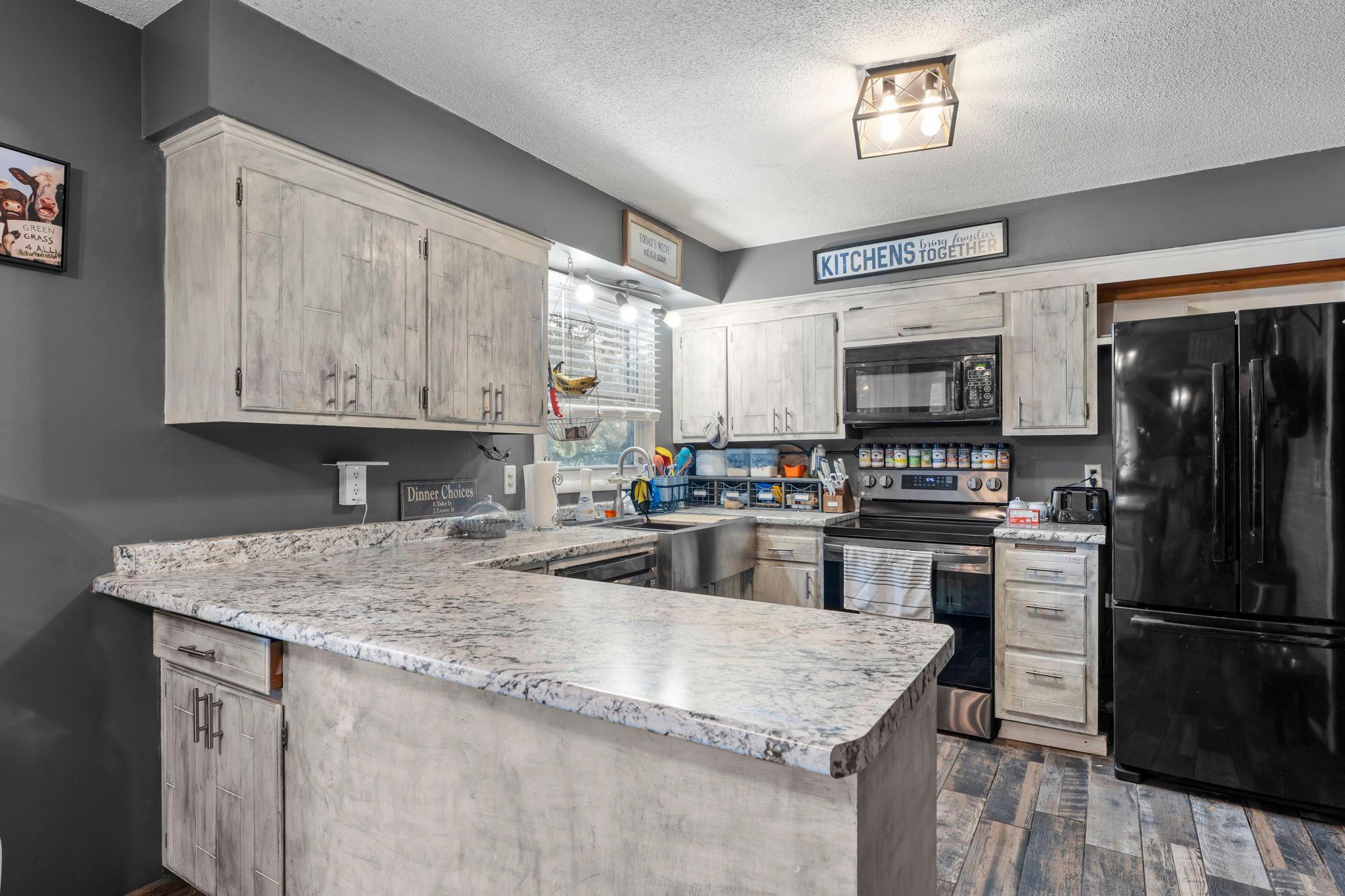 10239 Raven Street Northwest Coon Rapids, MN 55433 - Photo 13 of 70