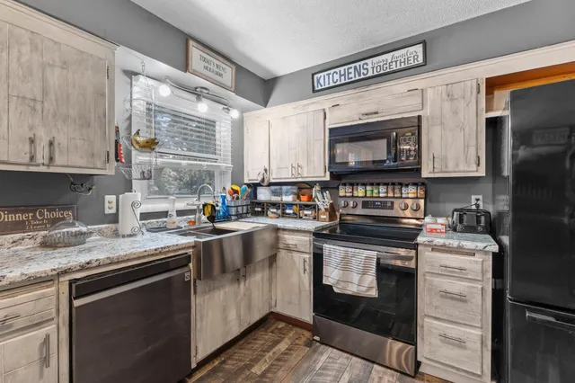 $394,900 | 10239 Raven Street Northwest, Coon Rapids, MN 55433