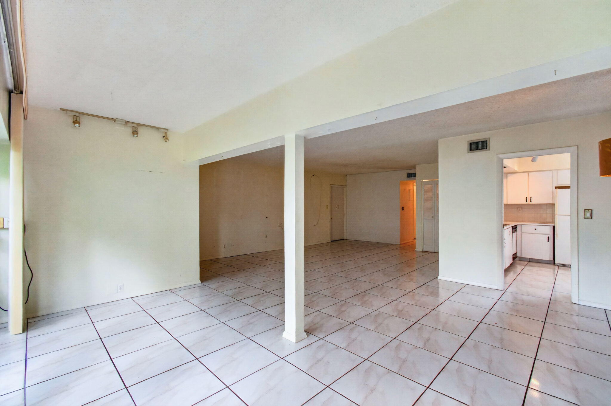 6534 Spring Bottom Way, Unit 124 Boca Raton, FL 33433 - Photo 6 of 31 06_Open-Layout