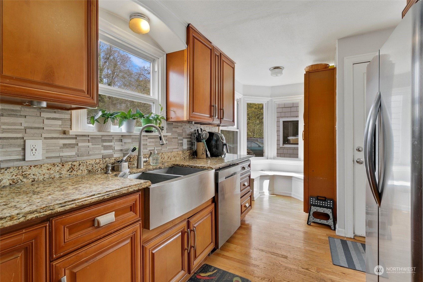 2115 Crystal Springs Road West University Place, WA 98466 - Photo 8 of 32 Gallery Image 8
