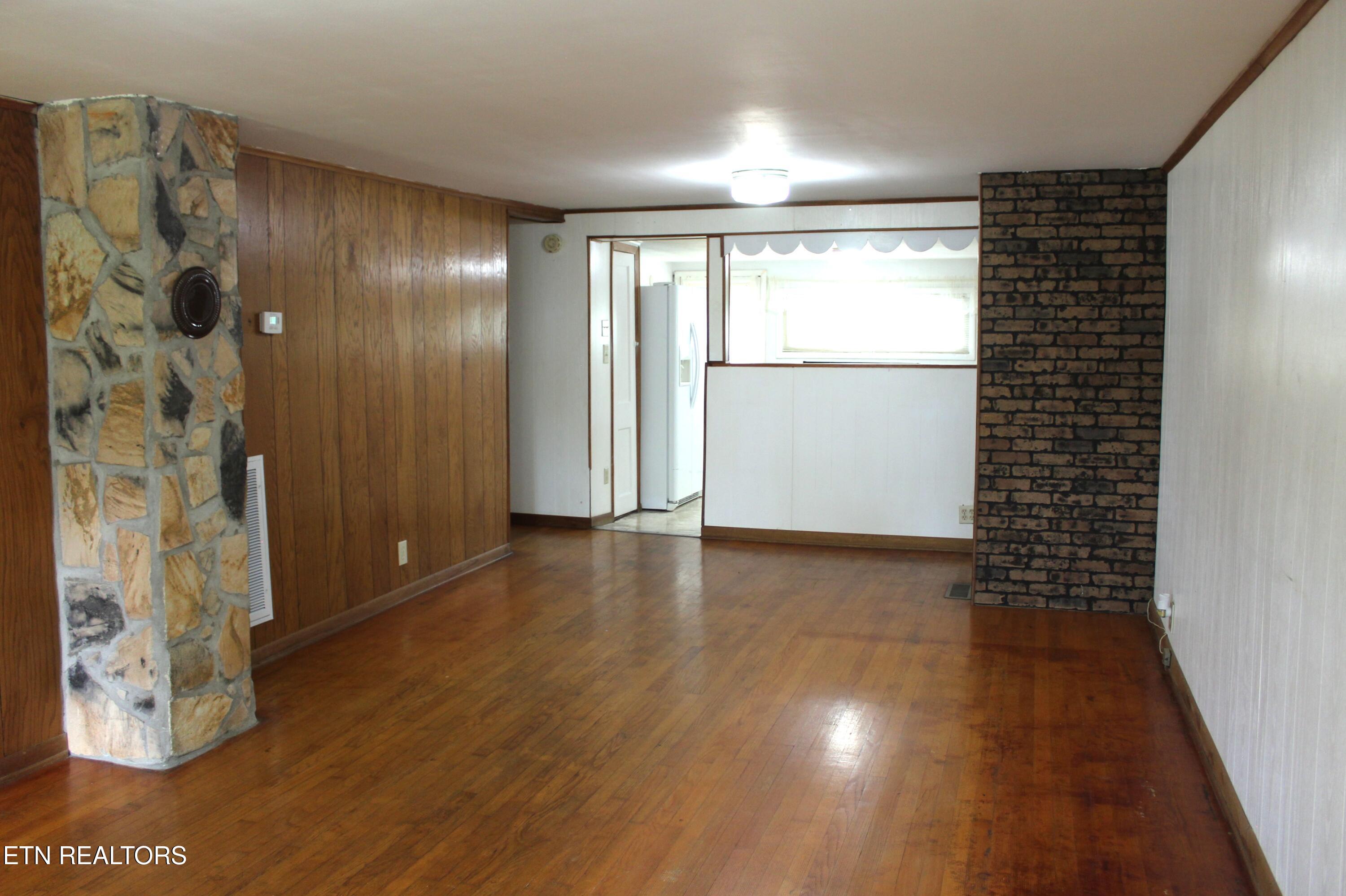 1507 Paris Road Knoxville, TN 37912 - Photo 13 of 29 IMG_5324