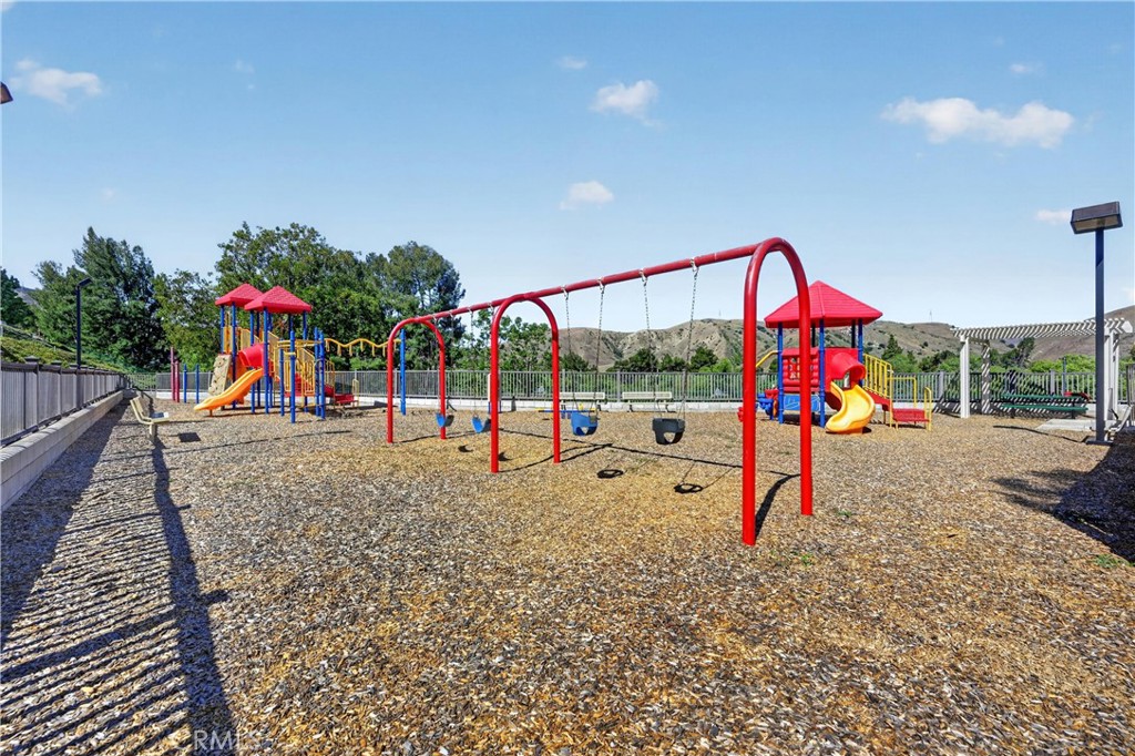 11562 Chadwick Road Corona, CA 92878 - Photo 32 of 39 Playground