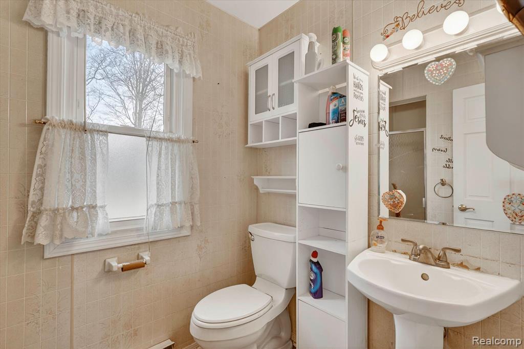 992 West Bennington Road Owosso, MI 48867 - Photo 20 of 61