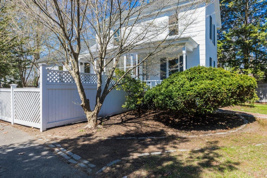 23 Gill Street Exeter, NH 03833 - Photo 3 of 41