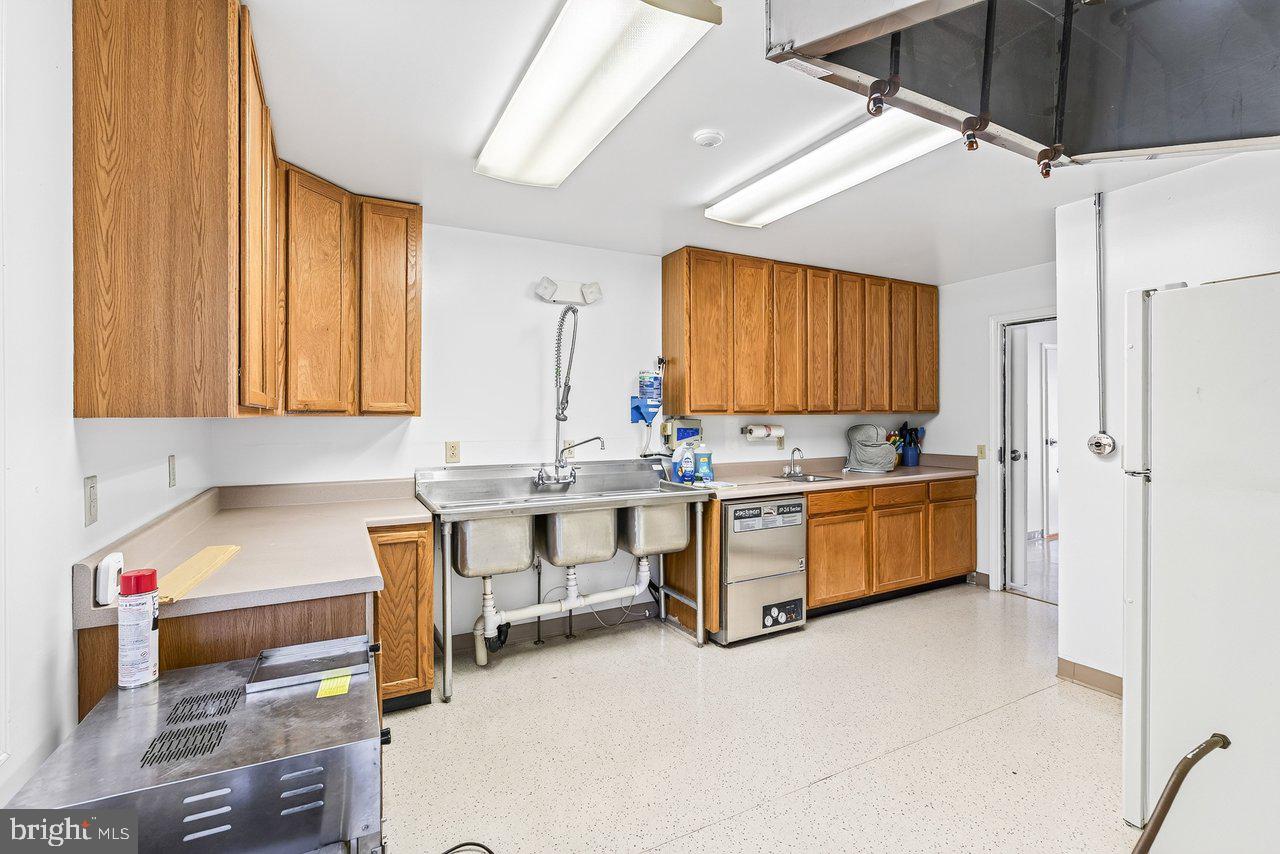 204 Gambill Road Franklin, WV 26807 - Photo 4 of 44 Gallery Image 4