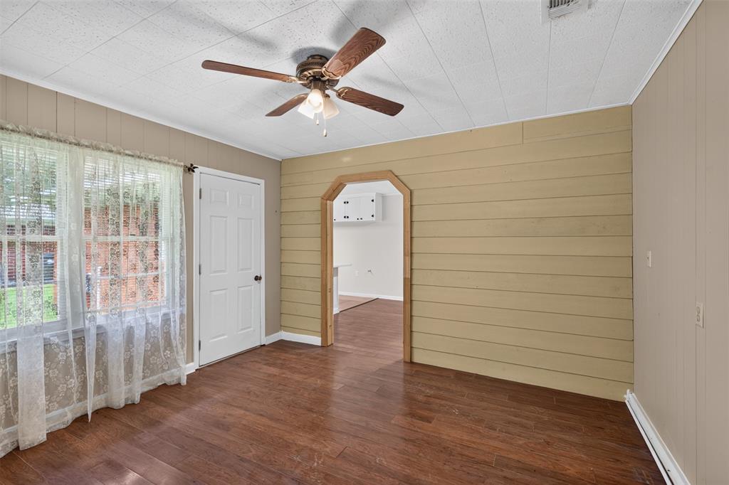 305 8th Street Northeast Springhill, LA 71075 - Photo 5 of 22
