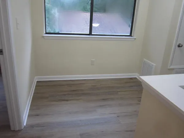 $2,100 | 800 Bay Drive, Unit 7, Niceville, FL 32578