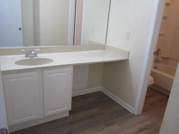 $2,100 | 800 Bay Drive, Unit 7, Niceville, FL 32578