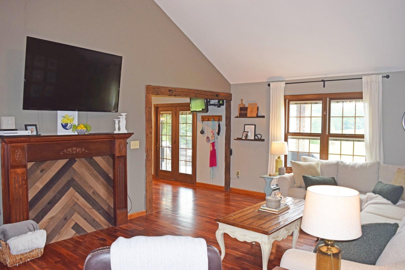7169 Upton Road Mount Vernon, IN 47620 - Photo 4 of 36 Gallery Image 4