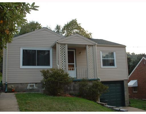1004 Michelle Road Plum, PA 15068 - Photo 1 of 8 Exterior Front.