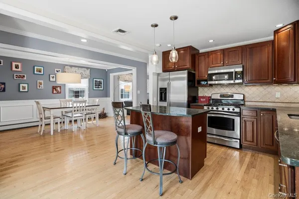 $5,200 | 296 Euston Road South, Garden City, NY 11530