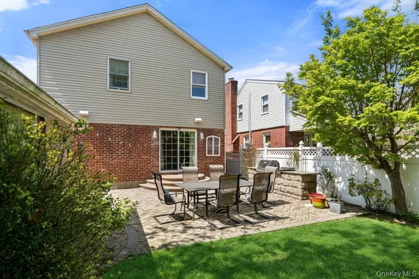 $5,200 | 296 Euston Road South, Garden City, NY 11530