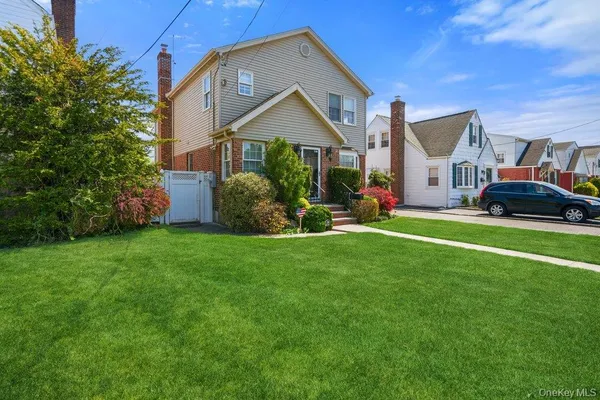 $5,200 | 296 Euston Road South, Garden City, NY 11530