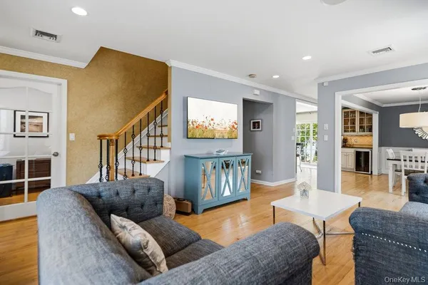 $5,200 | 296 Euston Road South, Garden City, NY 11530