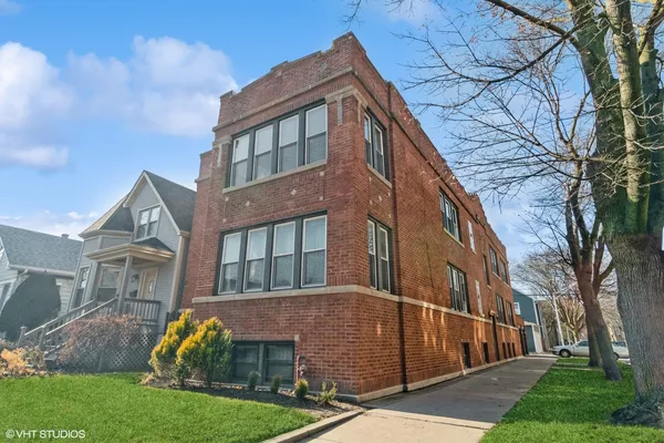 $1,900 | 3601 West Cullom Avenue, Unit 1E, Chicago, IL 60618