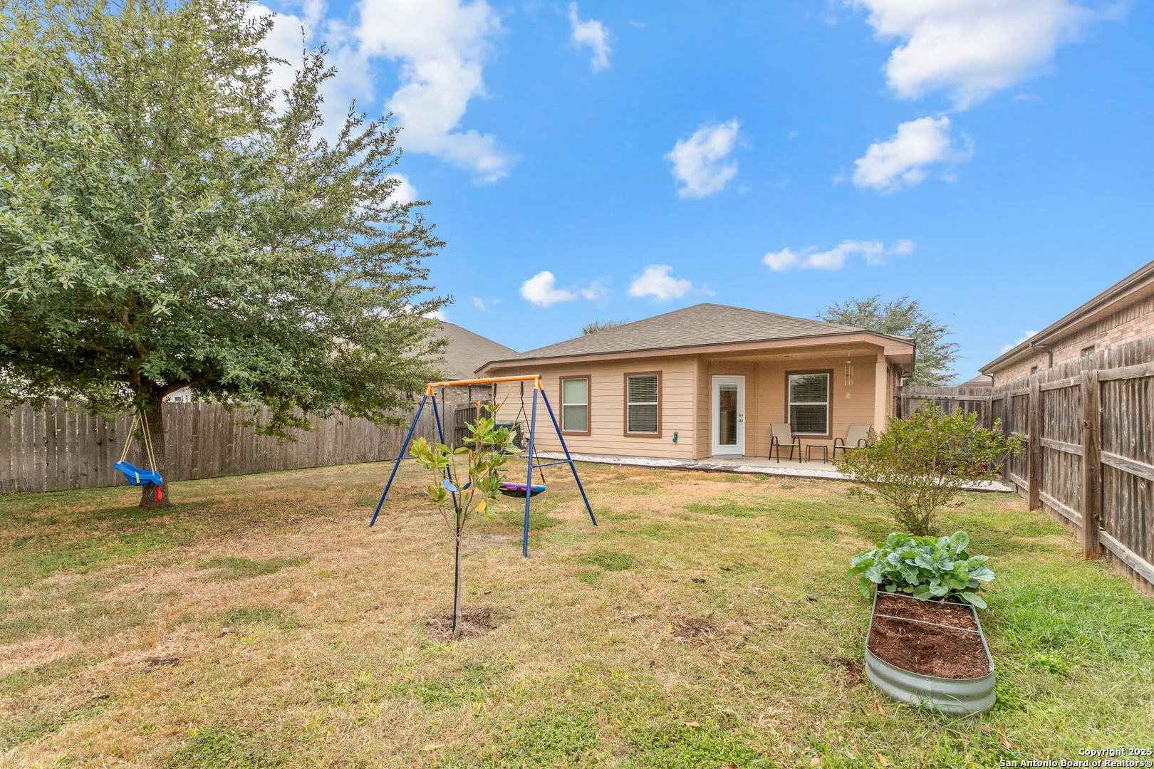 3850 Key W Way Converse, TX 78109 - Photo 22 of 24 a house view with a backyard space
