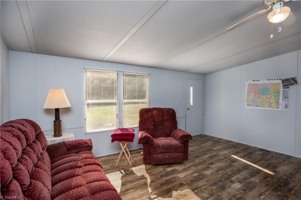 1751 Gentry Road Danbury, NC 27016 - Photo 4 of 16 Gallery Image 4
