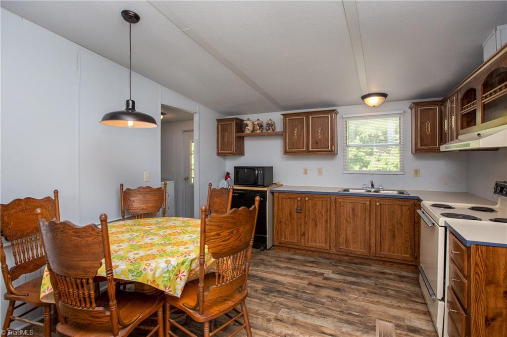 1751 Gentry Road Danbury, NC 27016 - Photo 5 of 16 Gallery Image 5