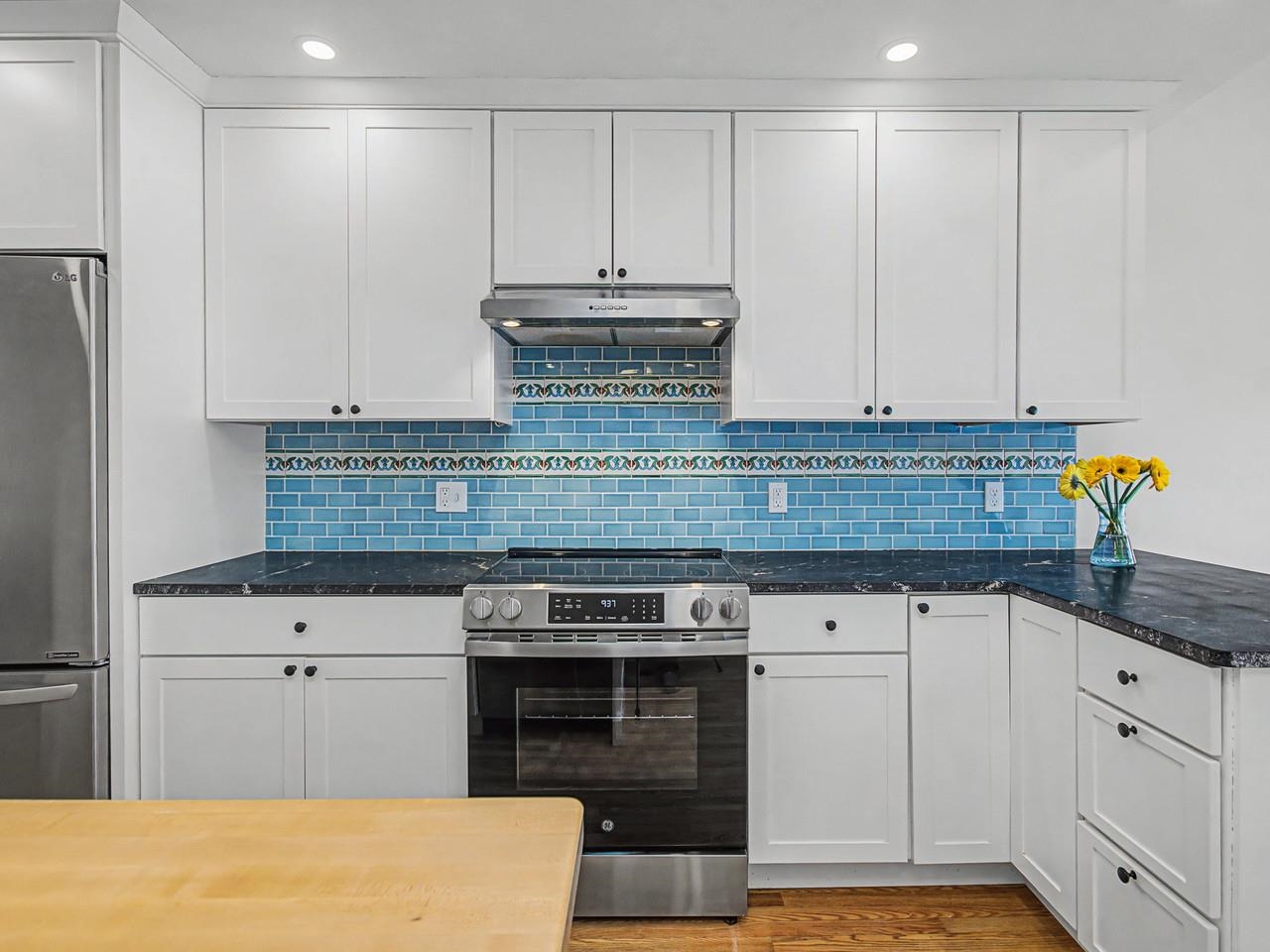 545 South Prospect Street, Unit 22 Burlington, VT 05401 - Photo 11 of 55