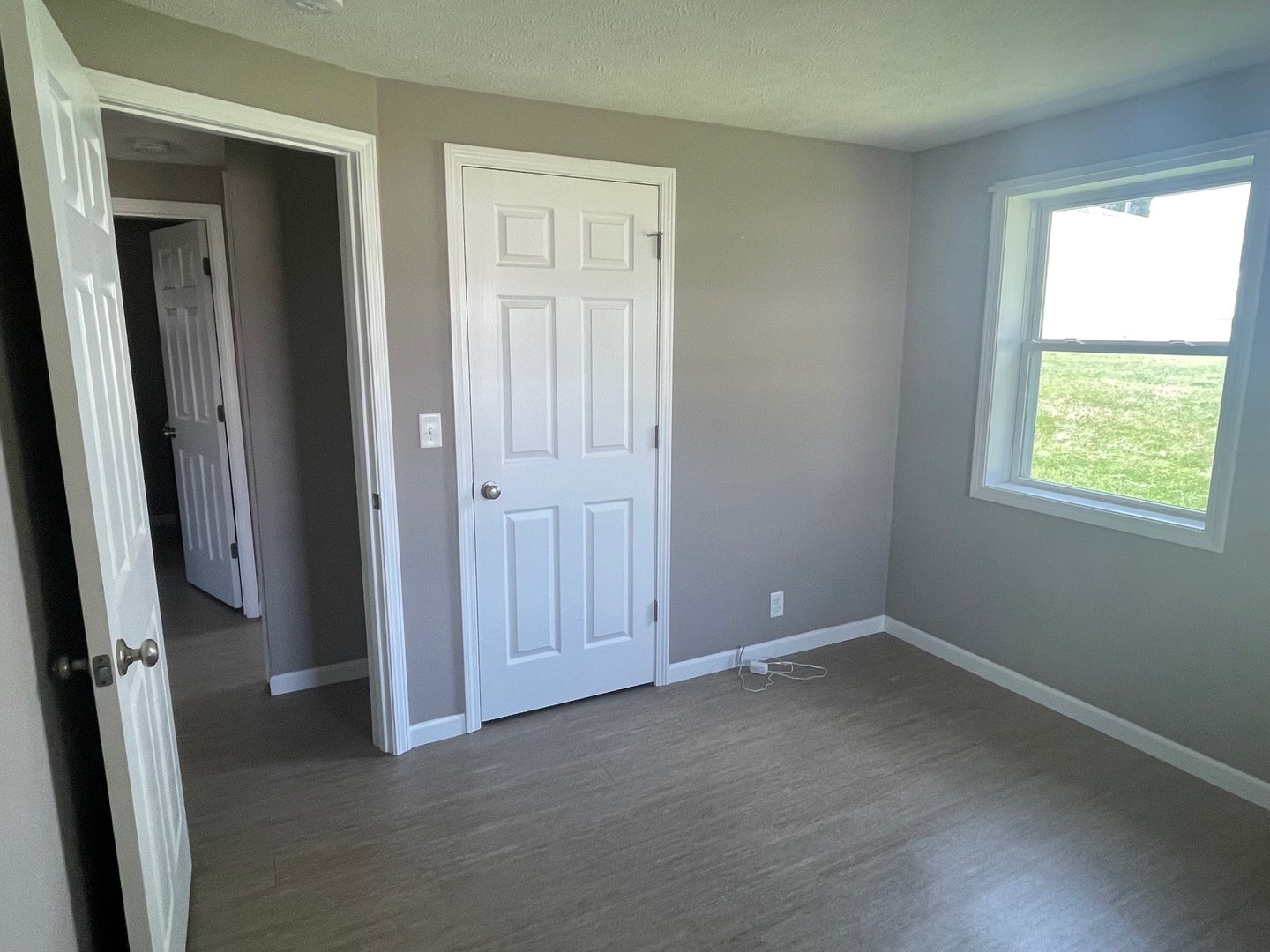304 South Webster Street Mackinaw, IL 61755 - Photo 22 of 25 an empty room with windows