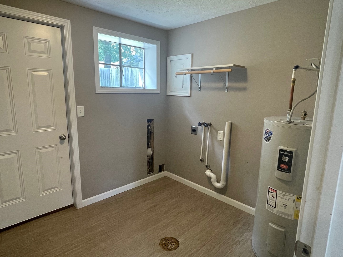 304 South Webster Street Mackinaw, IL 61755 - Photo 7 of 25 wooden floor and window in a room