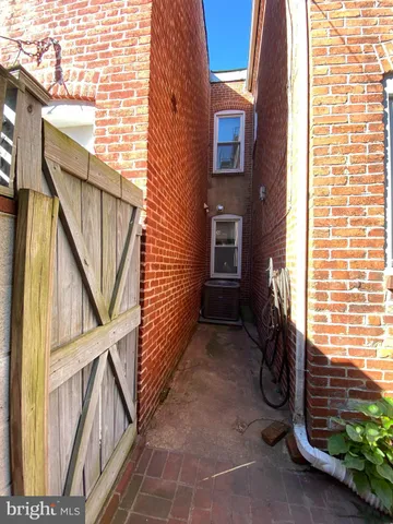 $3,700 | 833 11th Street Northeast, Washington, DC 20002