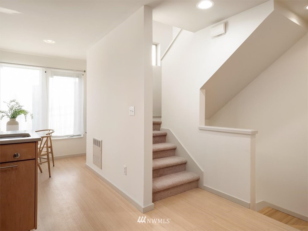 2122 South State Street Seattle, WA 98144 - Photo 13 of 24 Gallery Image 13
