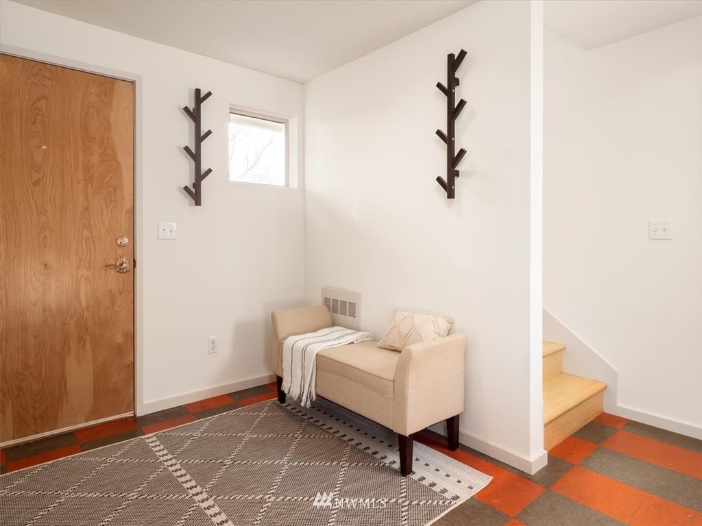 2122 South State Street Seattle, WA 98144 - Photo 3 of 24 Gallery Image 3