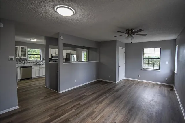 $255,000 | 304 East 164th Terrace, Belton, MO 64012