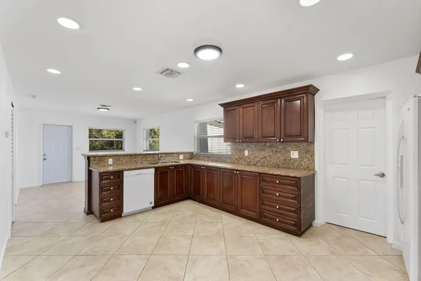 $3,100 | 105 Northwest 7th Court, Deerfield Beach, FL 33441