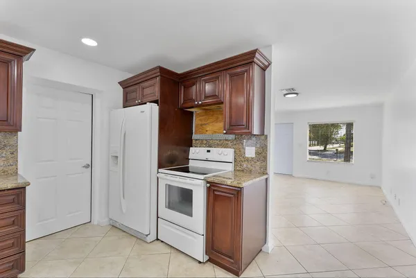 $3,100 | 105 Northwest 7th Court, Deerfield Beach, FL 33441