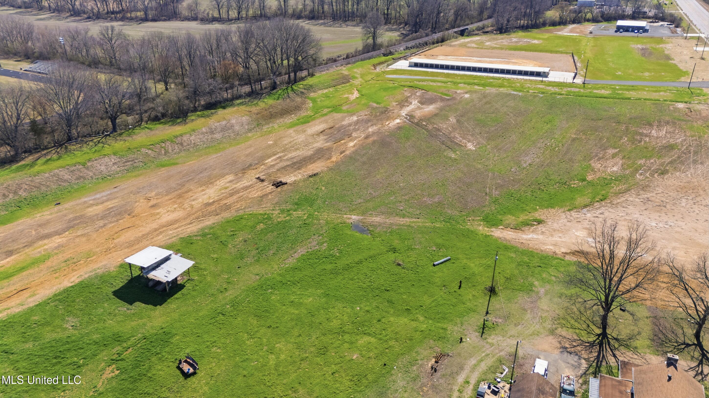 9170 Highway 51 Coldwater, MS 38618 - Photo 12 of 16 11_graves-drone-coldwater_010