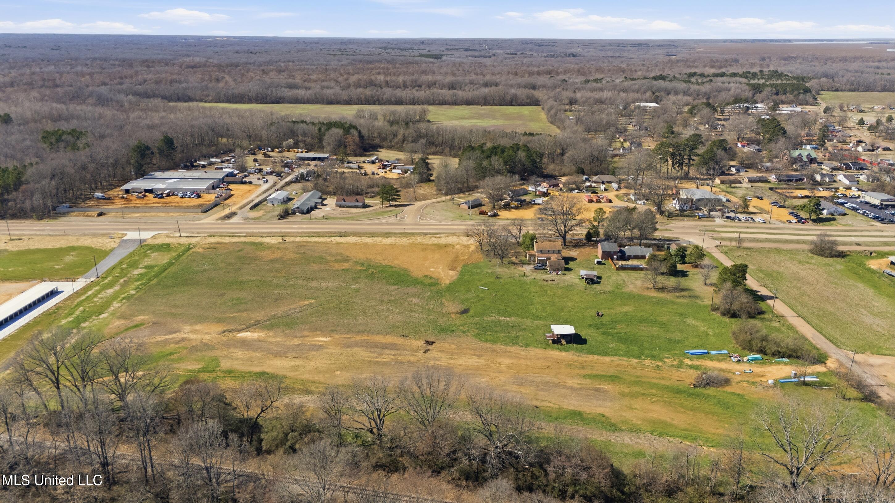 9170 Highway 51 Coldwater, MS 38618 - Photo 7 of 16 5_graves-drone-coldwater_005